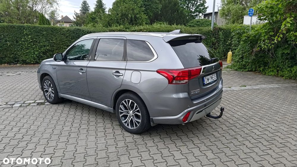 Mitsubishi Outlander Intense + - 7
