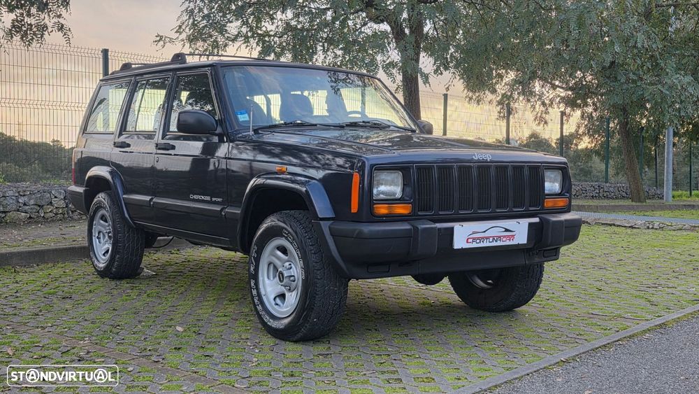 Jeep Cherokee 2.5 TD Sport Oficial - 4