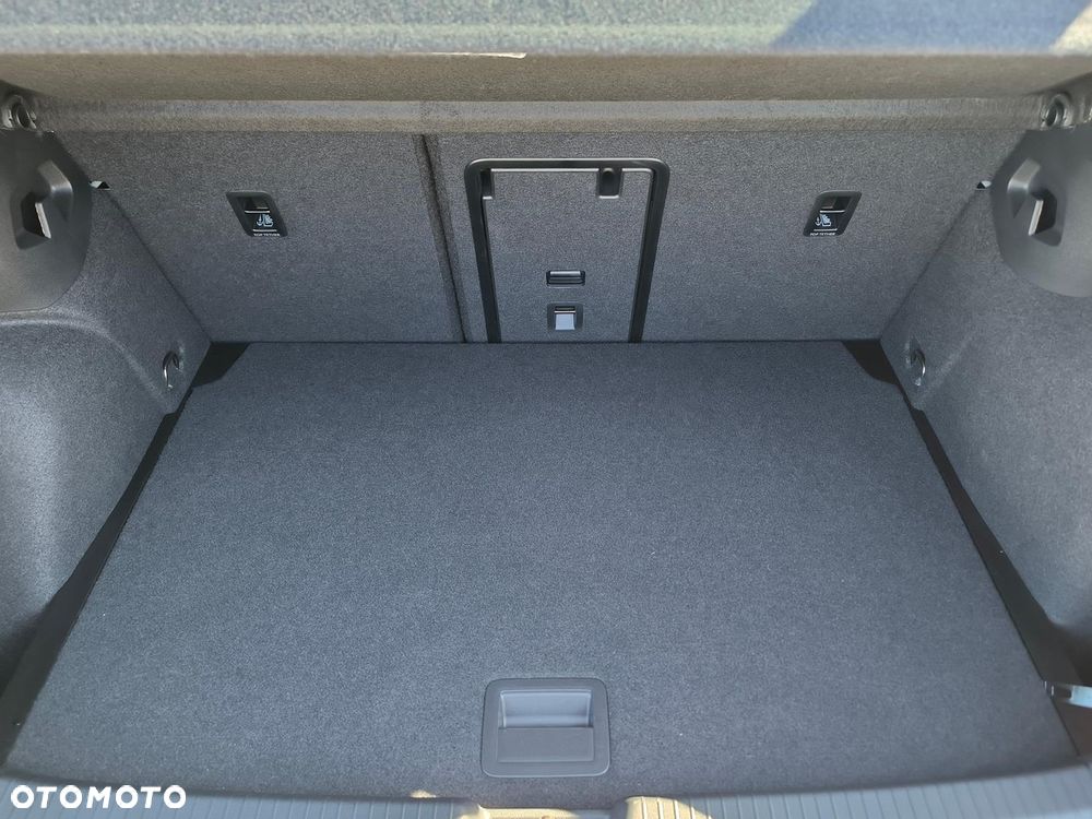 Volkswagen Golf 1.5 eTSI mHEV Life Plus DSG - 9
