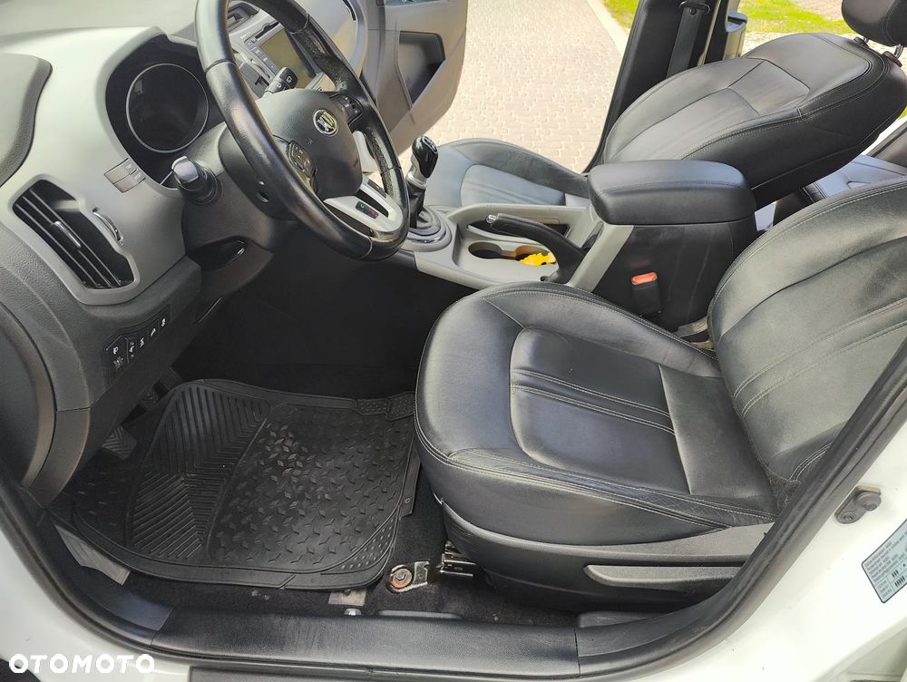 Kia Sportage 2.0 CRDI 4WD Dream-Team Edition - 27