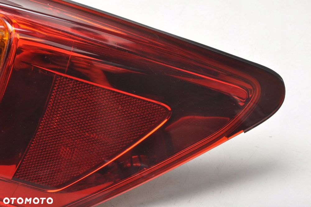 LEXUS IS II LIFT LAMPA PRAWA TYLNA PRAWY TYŁ - 2