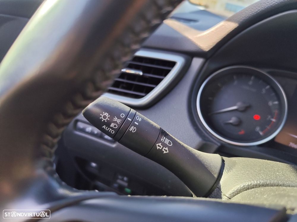 Nissan Qashqai 1.2 DIG-T Acenta Xtronic - 17