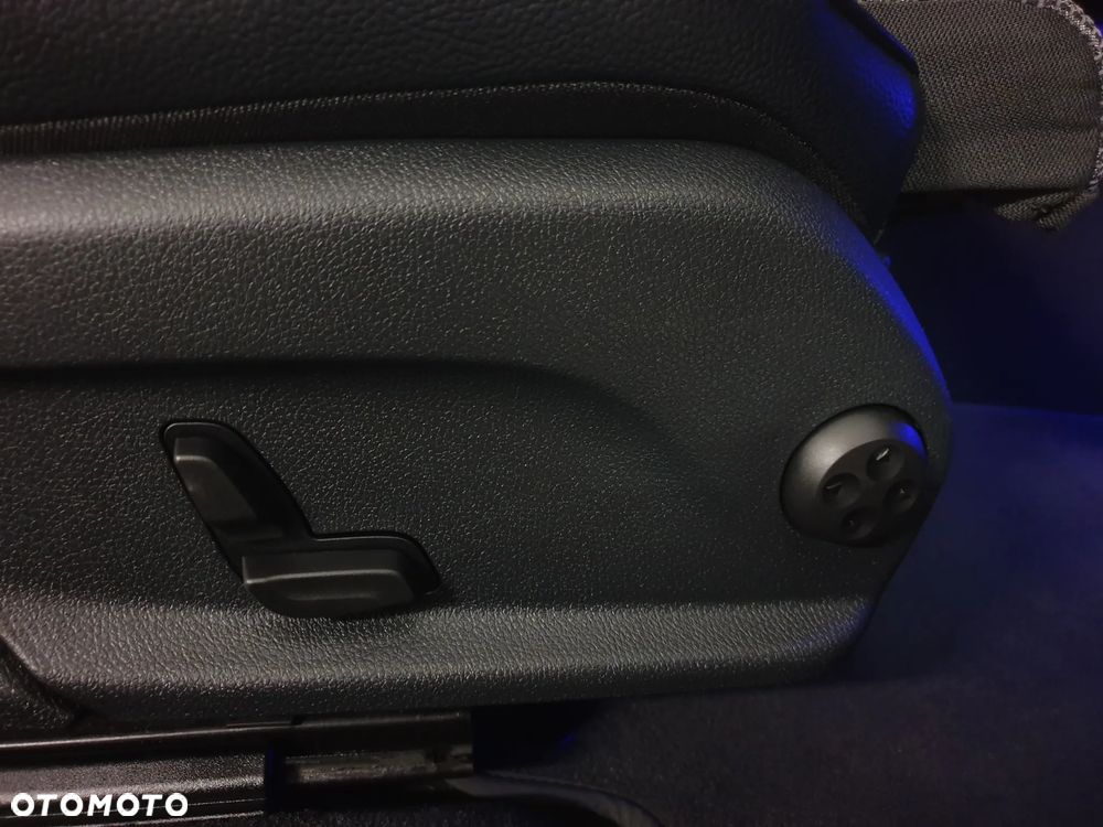 Mercedes-Benz Klasa E 300 de 4Matic 9G-TRONIC AMG Line - 34