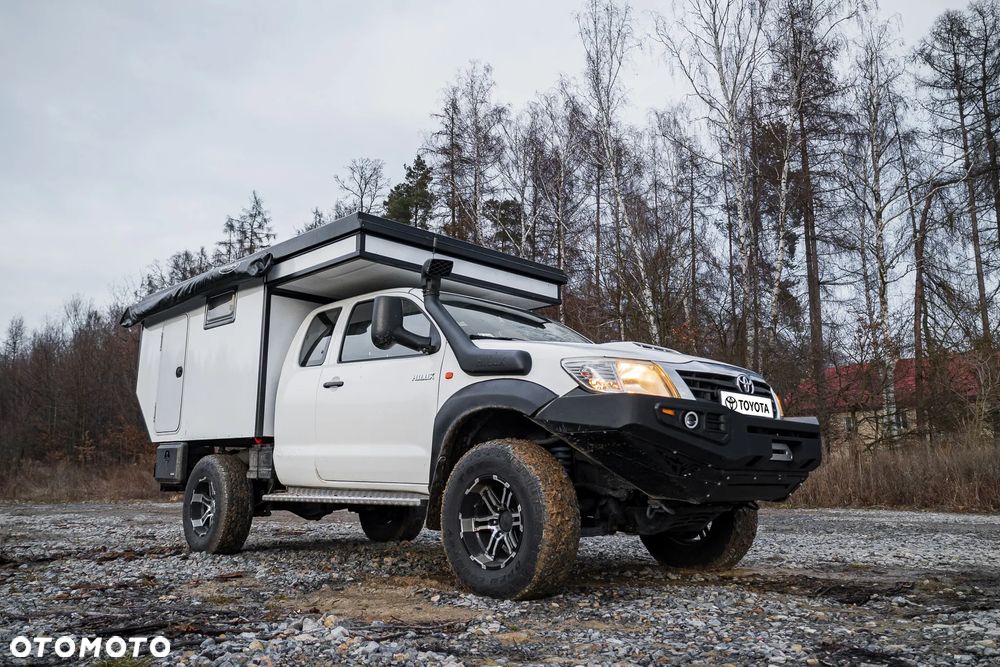 Toyota Hilux 4x4 Extra Cab - 3