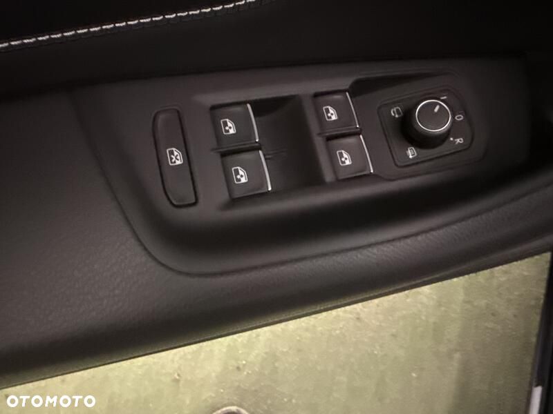 Volkswagen Passat - 12