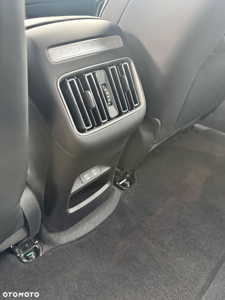 BYD Sealion 5 - 21