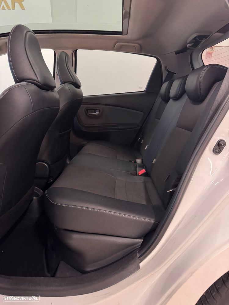 Toyota Yaris 1.5 HSD Sport+P.Luxury+Navi - 5
