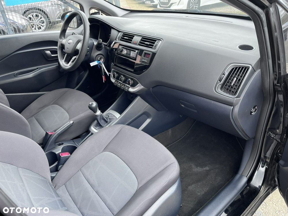 Kia Rio - 17