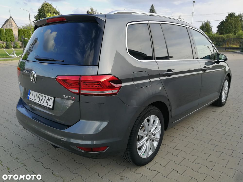Volkswagen Touran - 4