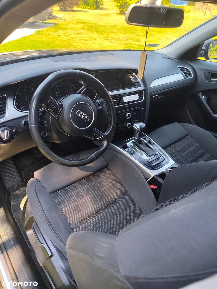Audi A4 Avant 2.0 TDI DPF quattro S tronic Attraction - 7