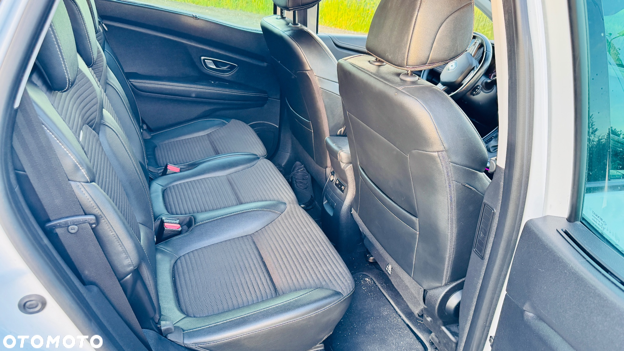 Renault Scenic BLUE dCi 150 EDC BUSINESS EDITION - 11