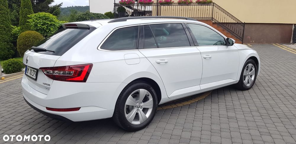 Skoda Superb 2.0 TDI 4x4 DSG Ambition - 10