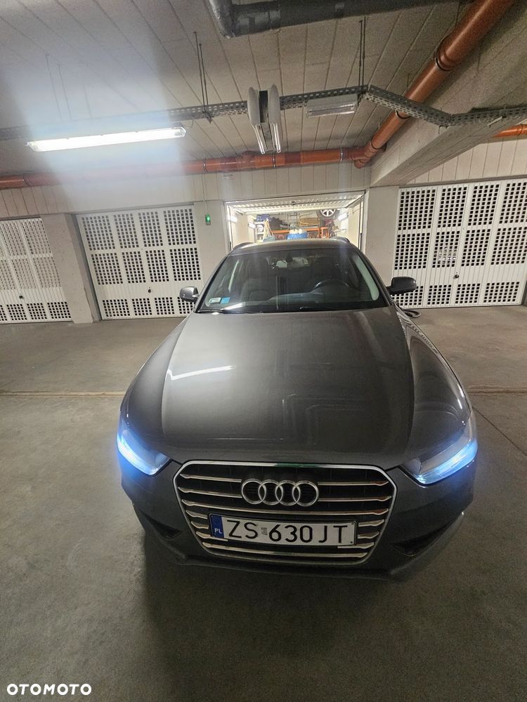 Audi A4 Avant 2.0 TDI DPF Ambiente - 4