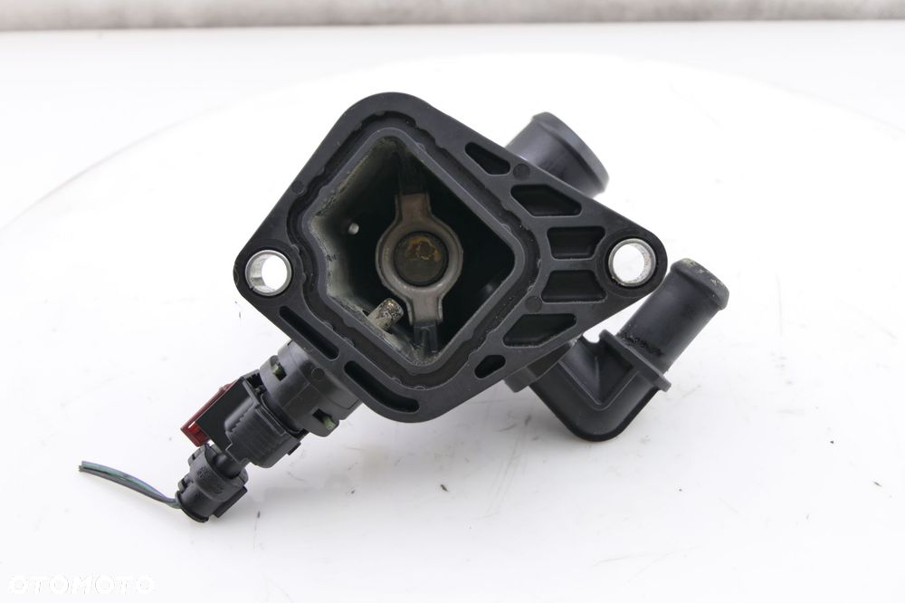 Obudowa Termostatu OPEL CORSA D 1.3 CDTI 55206391 - 6