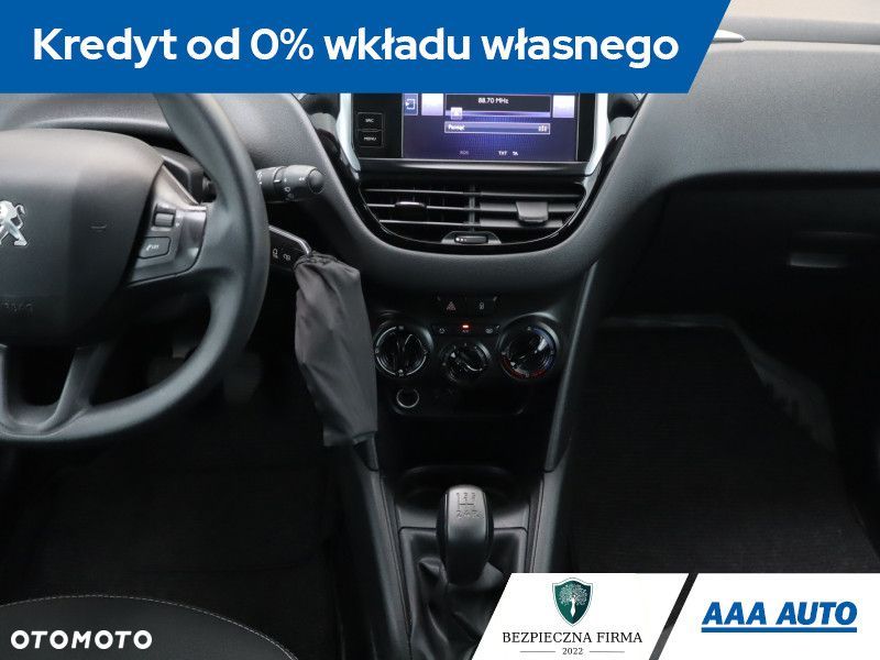 Peugeot 208 - 14