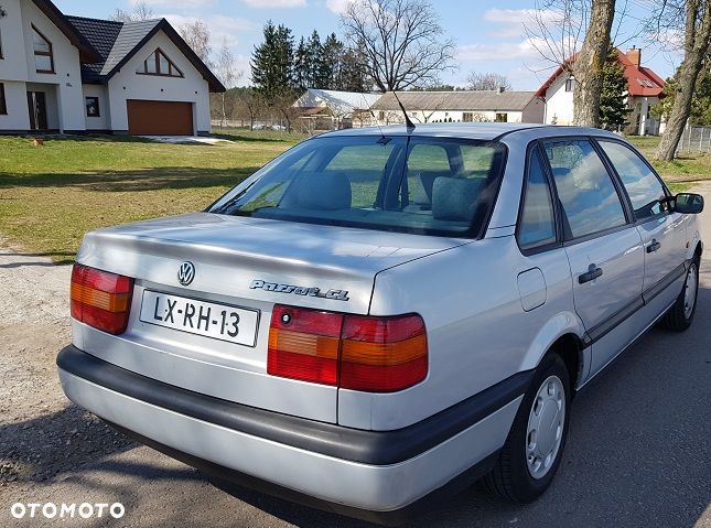 Volkswagen Passat 1.9 TD CL - 15
