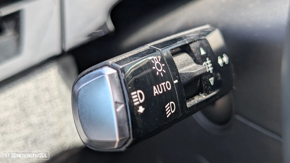 Peugeot 3008 1.2 Hybrid Allure e-DCS6 - 16