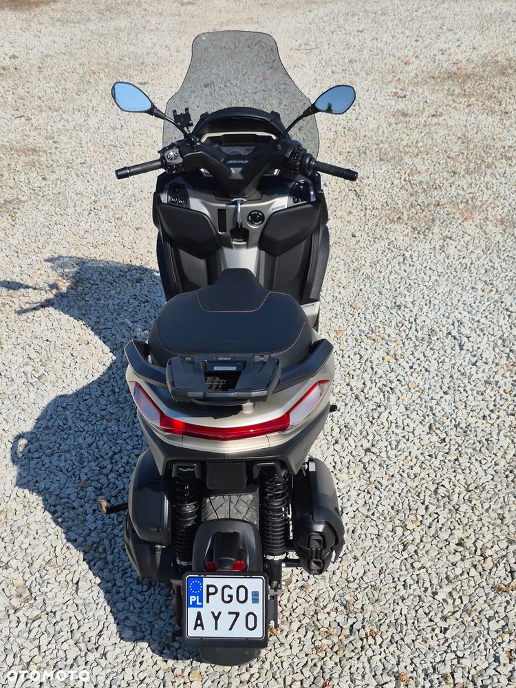 Piaggio MP-3 - 16