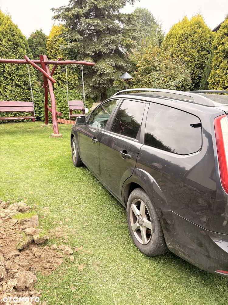 Ford Focus 2009 photo 3