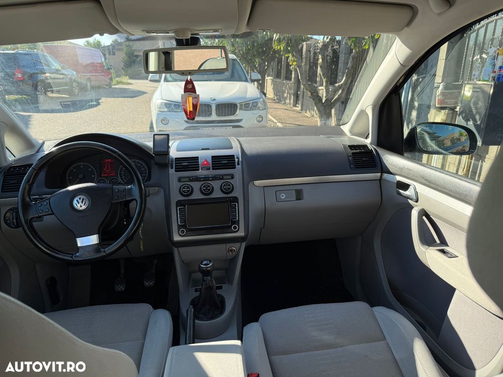 Volkswagen Touran - 7