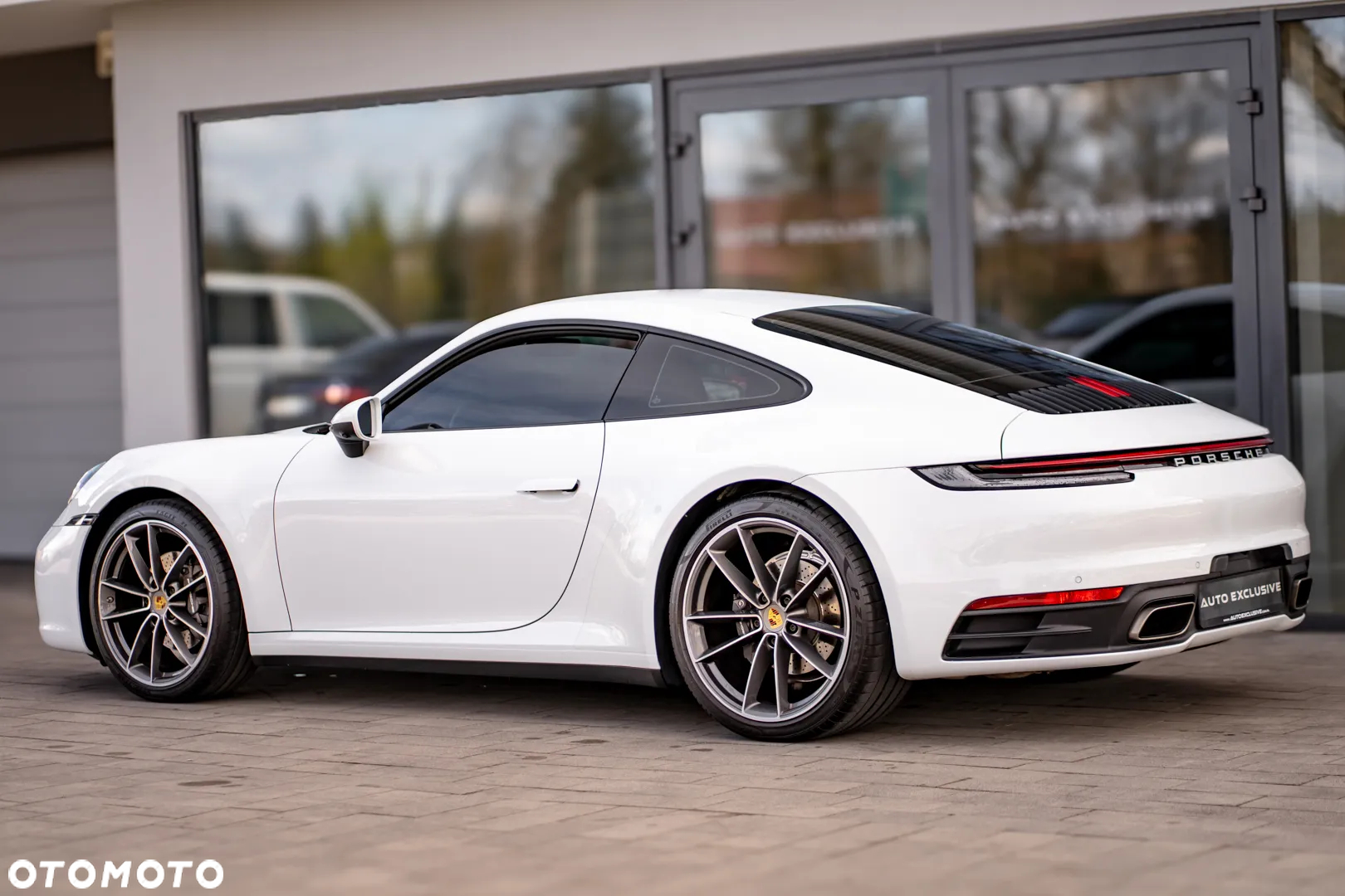 Porsche 911 Carrera - 19