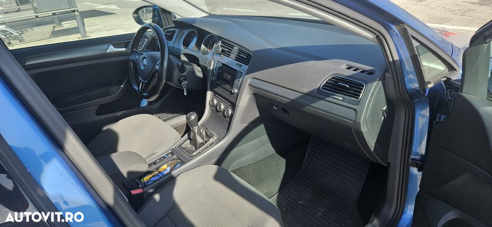 Volkswagen Golf - 11