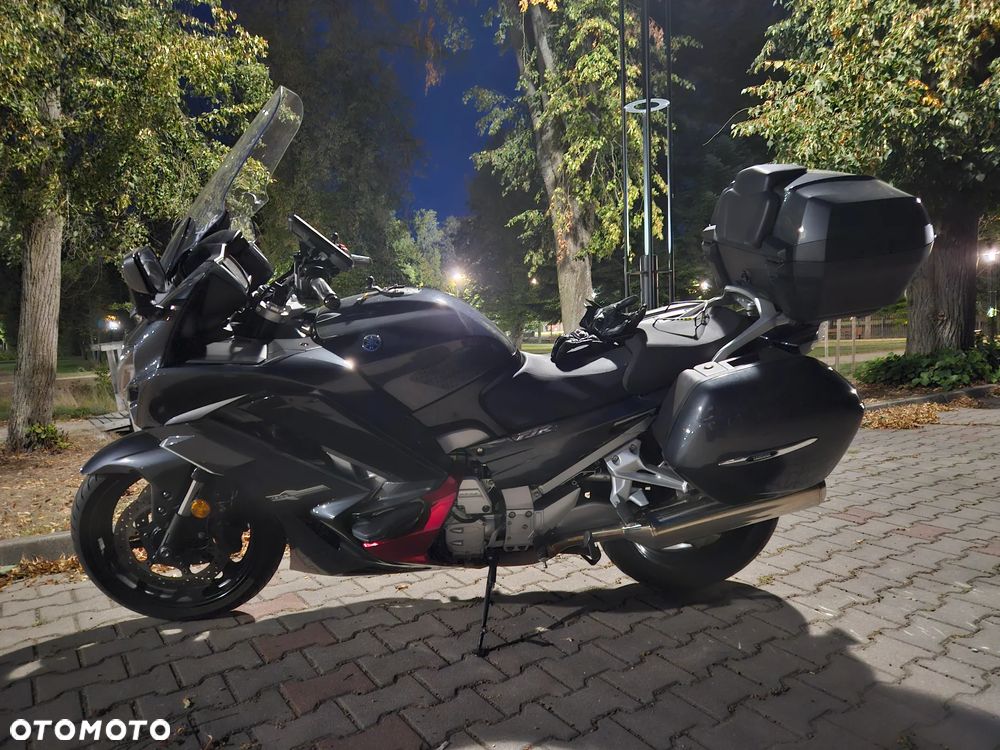 Yamaha FJR - 1