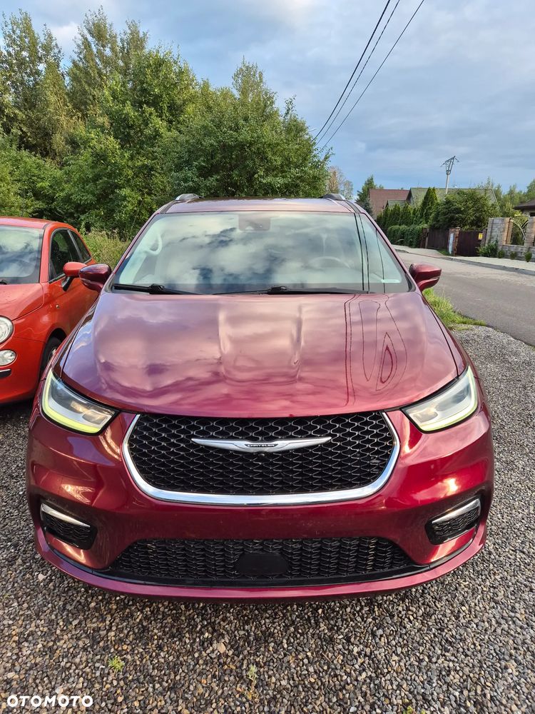 Chrysler Pacifica - 1
