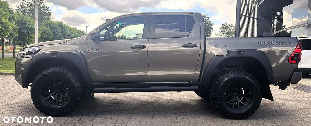 Toyota Hilux - 3