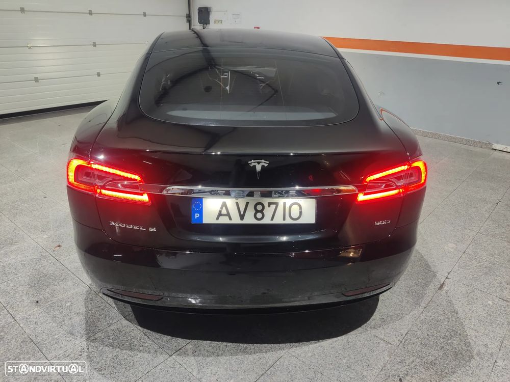 Tesla Model S Standard - 8