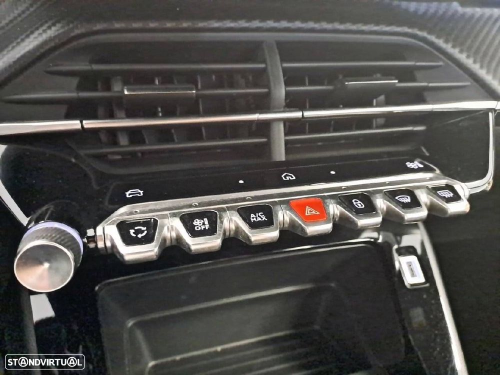 Peugeot 2008 1.2 Style - 22
