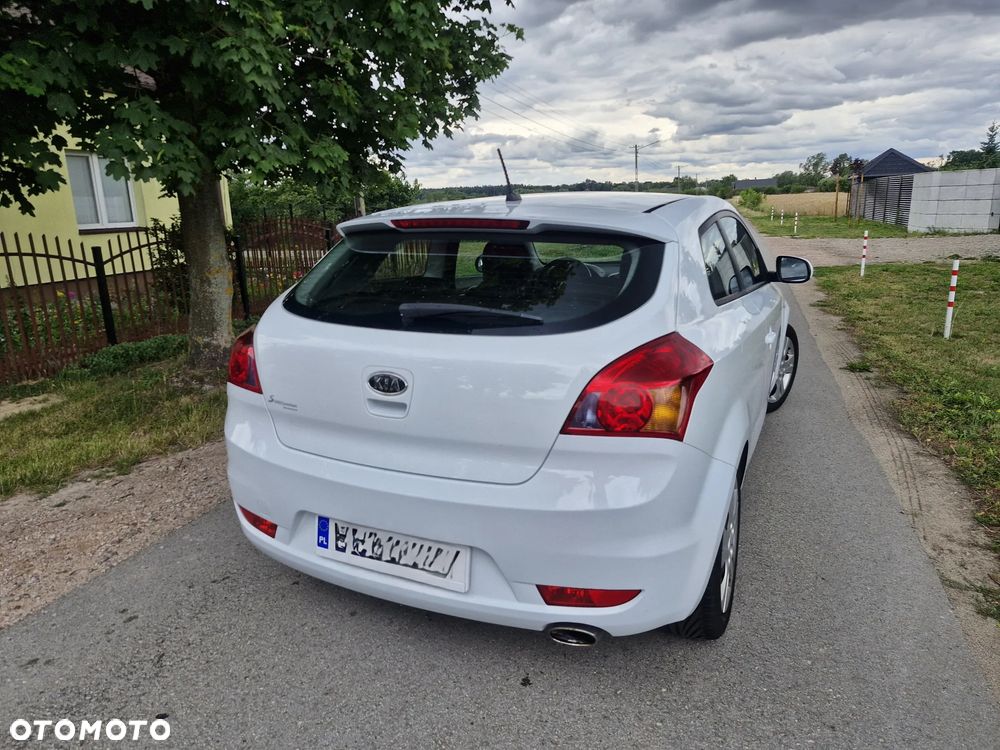 Kia Ceed 1.6 CRDi 90 ISG Spirit - 7