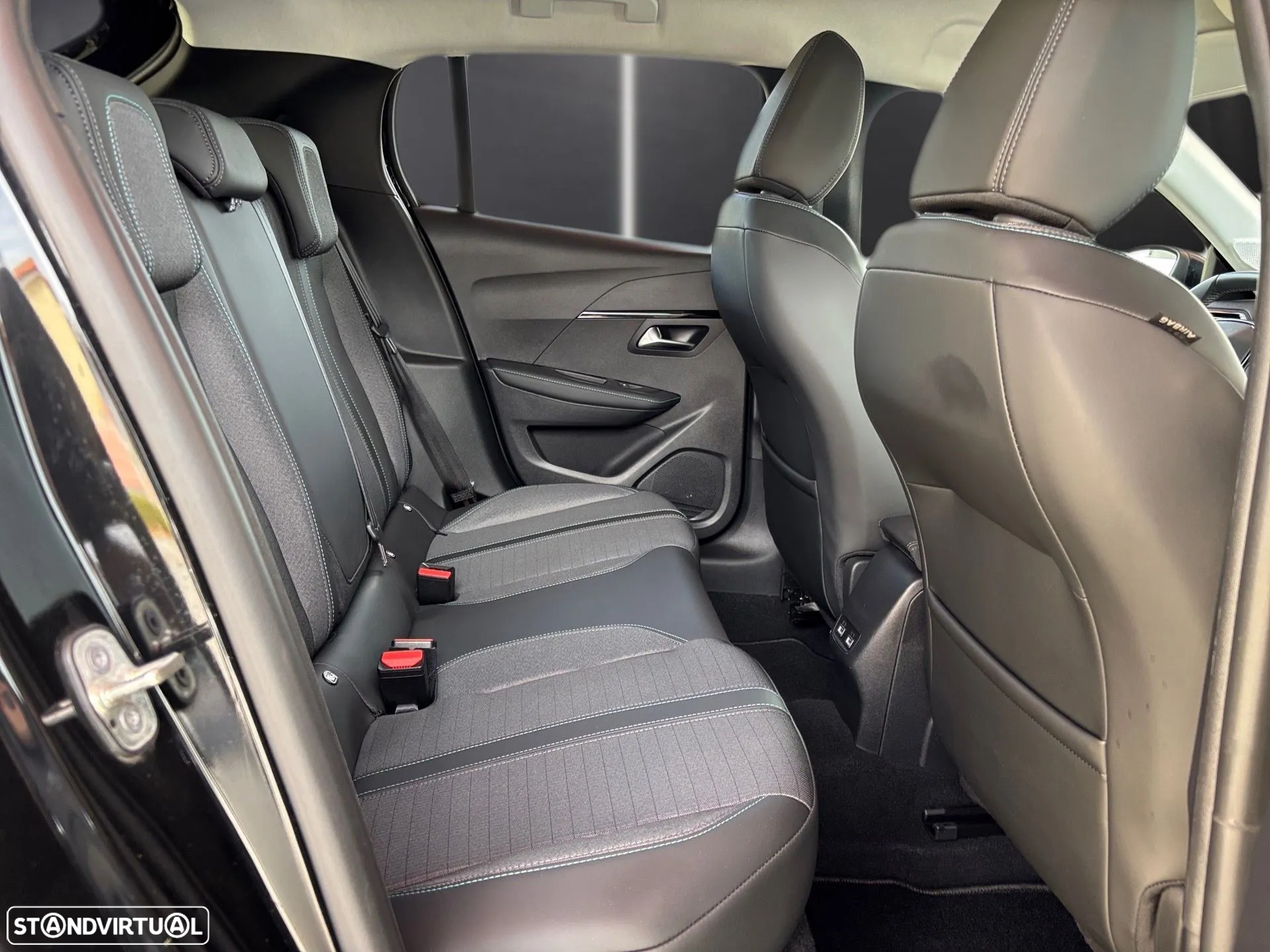 Peugeot 208 1.2 PureTech Allure Pack - 10