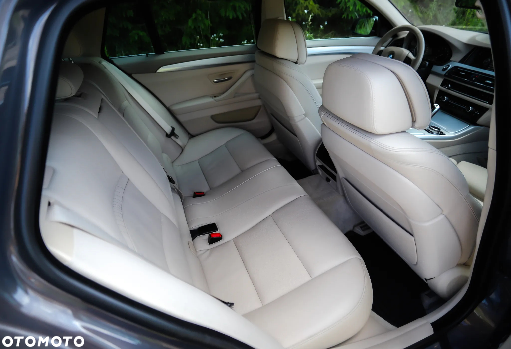BMW Seria 5 535i xDrive Touring - 9