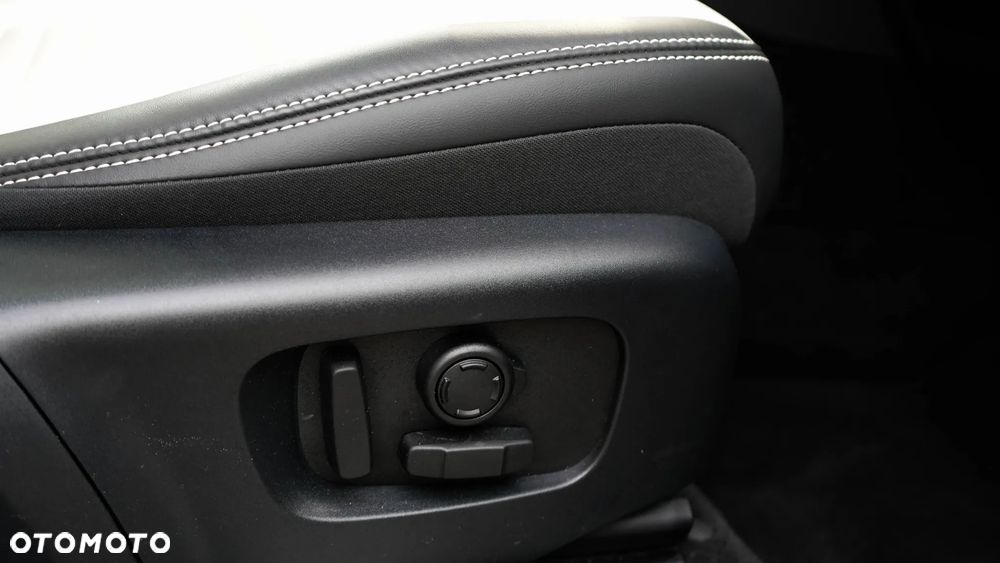 Land Rover Discovery Sport 2.0 P250 mHEV Dynamic HSE - 18