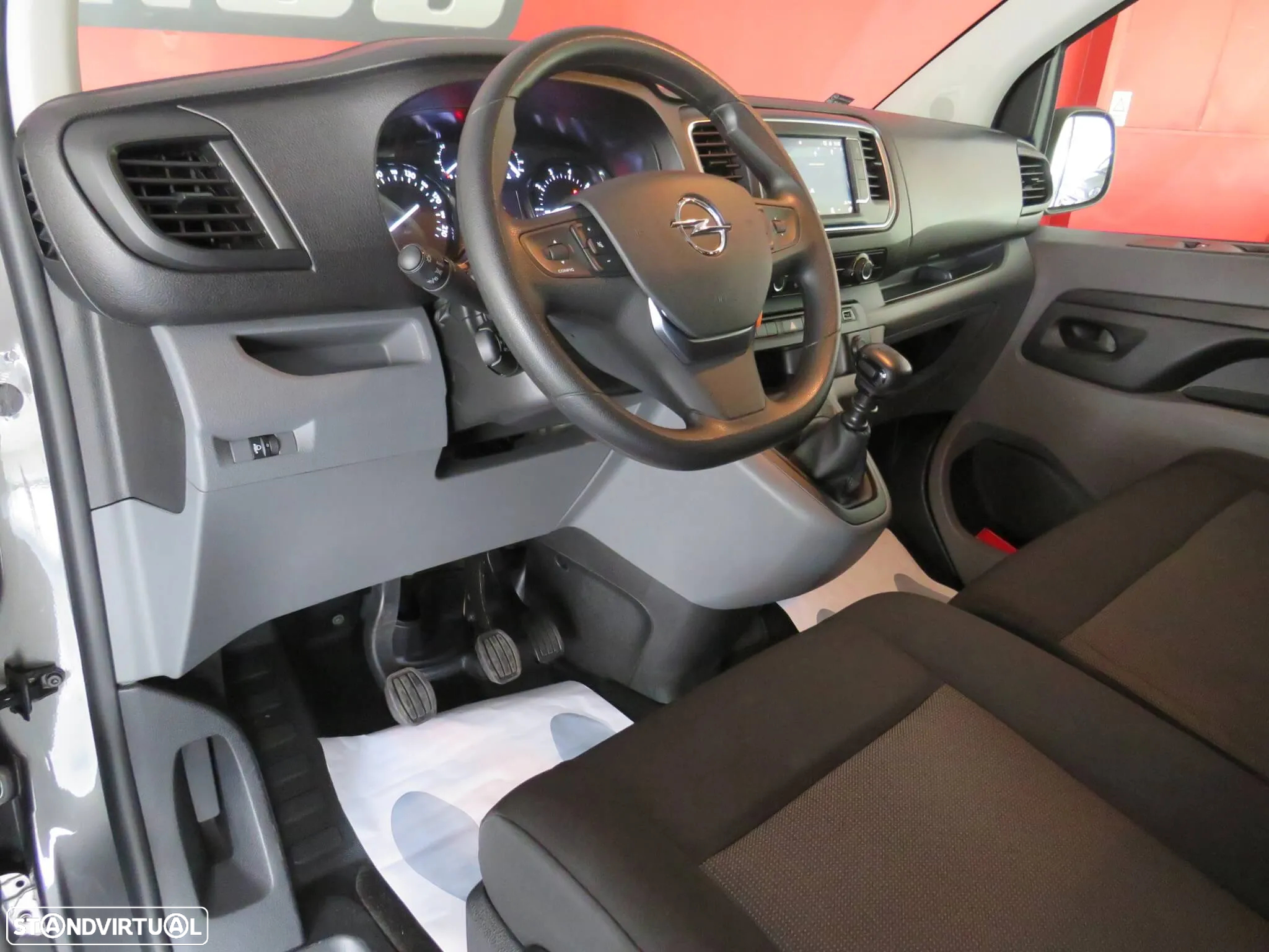 Opel Vivaro 1.5 CDTi L2H1 Essentia Inc - 21
