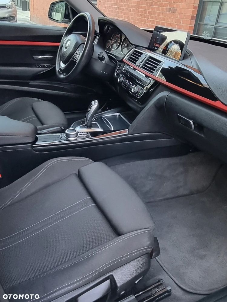 BMW Seria 3 320i xDrive Sport Line - 2