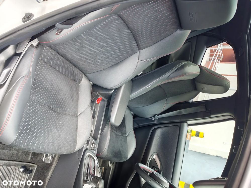 Toyota Yaris Hybrid 1.5 GR Sport - 8