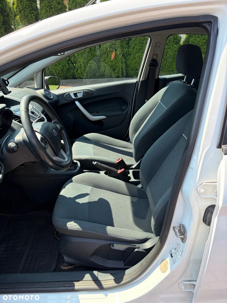 Ford Fiesta 1.25 Ambiente EU5 - 13