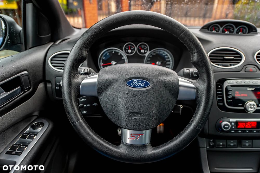 Ford Focus 2.5 ST - 24