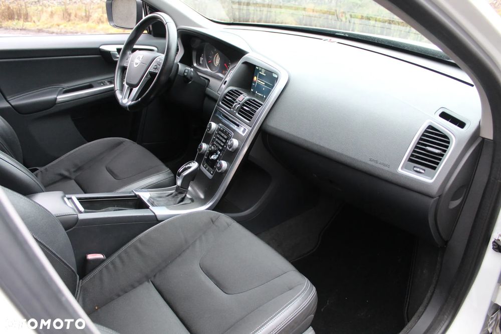 Volvo XC 60 T5 AWD Drive-E Momentum - 19