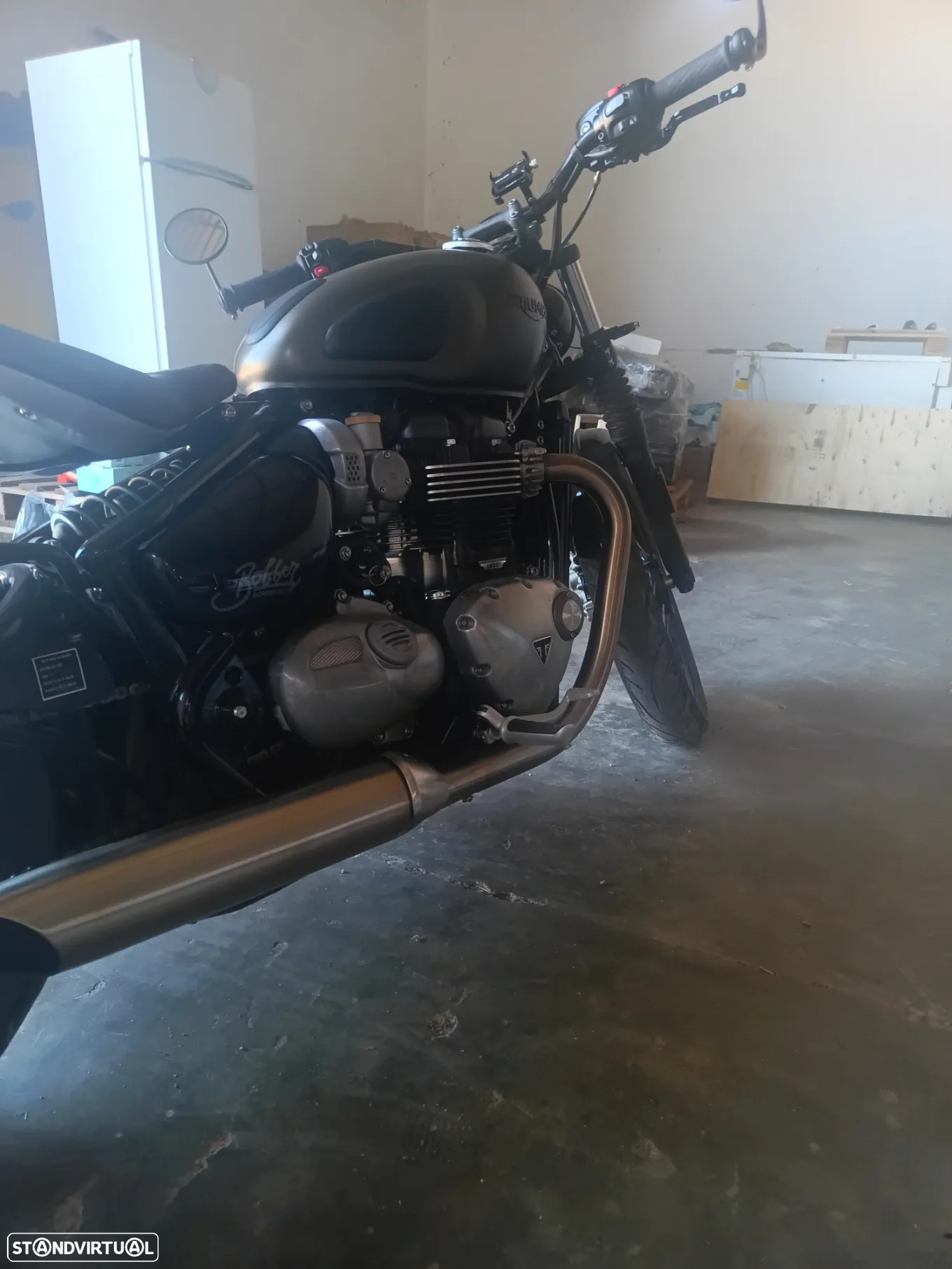 Triumph Bonneville Bobber - 6