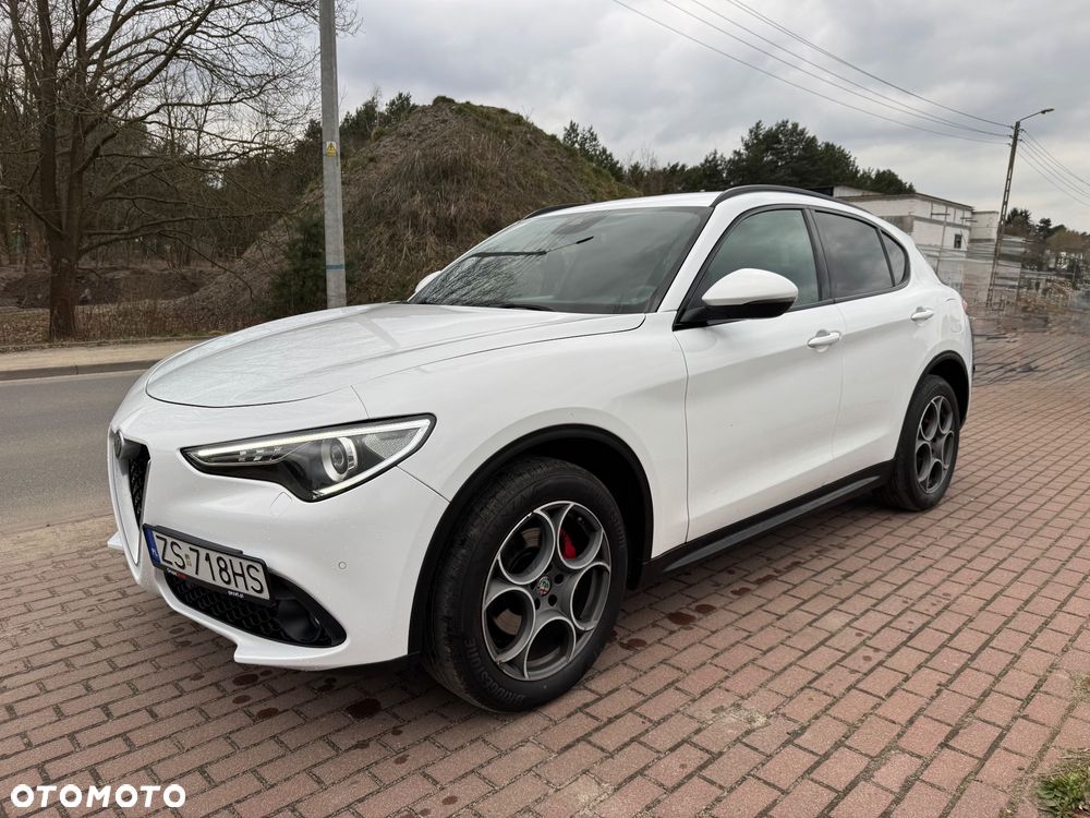 Alfa Romeo Stelvio 2.2 JTDM Executive Q4 - 1
