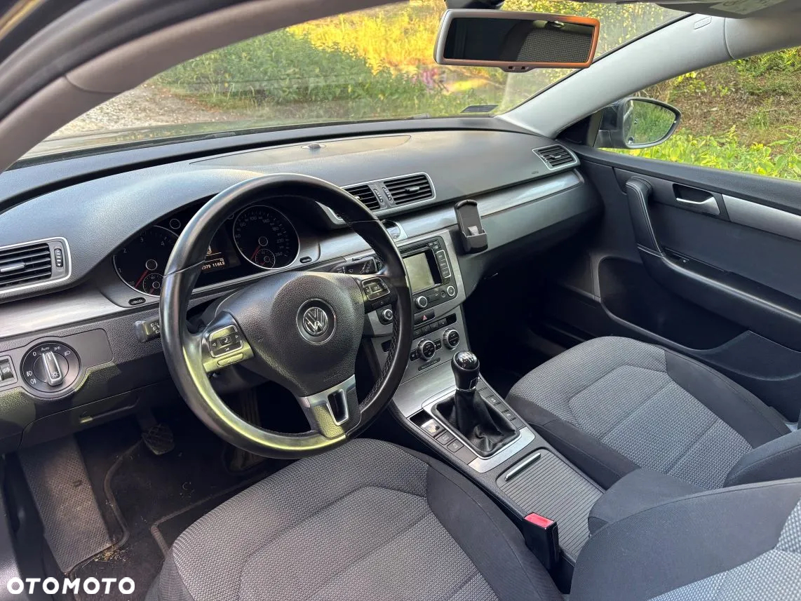 Volkswagen Passat Variant 2.0 TDI BlueMotion Technology Comfortline - 8