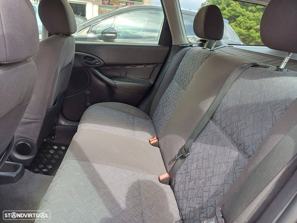 Ford Focus SW 1.4 Ambiente - 7