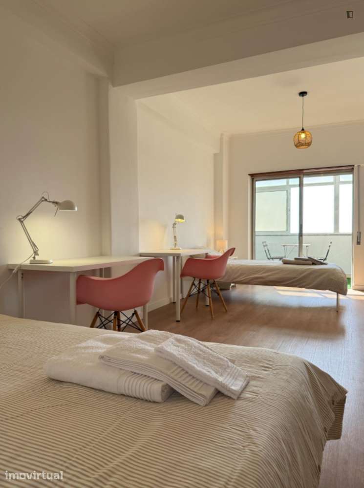 Quarto - localizado em Almada Lisbon - Grande imagem: 2/24