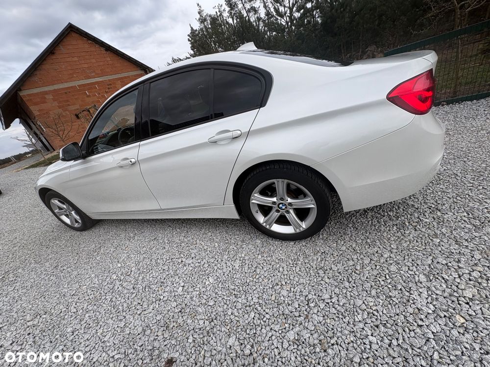 BMW Seria 3 320d xDrive Sport Line Shadow - 9