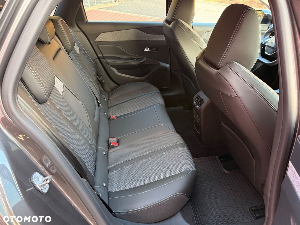 Peugeot 308 1.5 BlueHDi Active Pack Business S&S EAT8 - 27