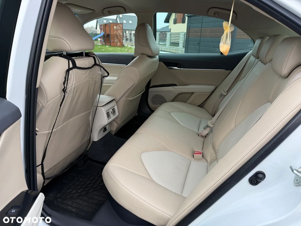 Toyota Camry 2.5 Hybrid Prestige CVT - 17