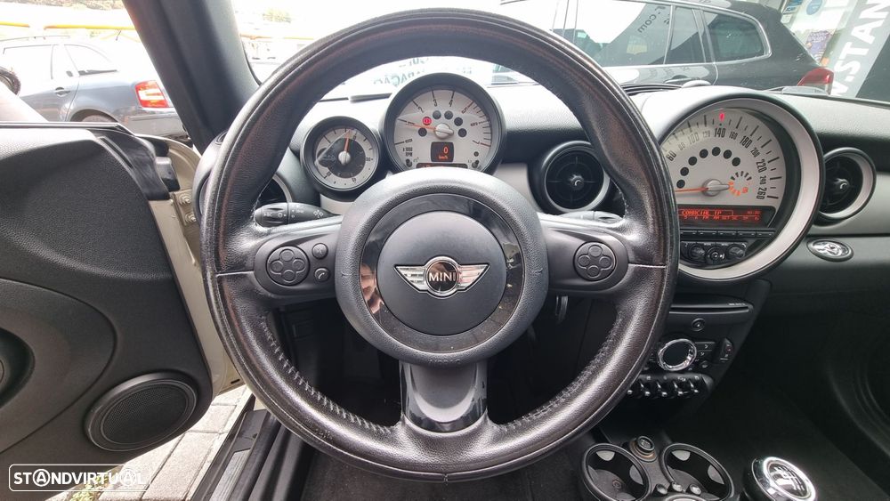 MINI Cabrio Cooper D - 16